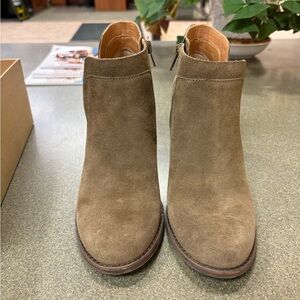 Lucky Brand Tan Ankle Boots